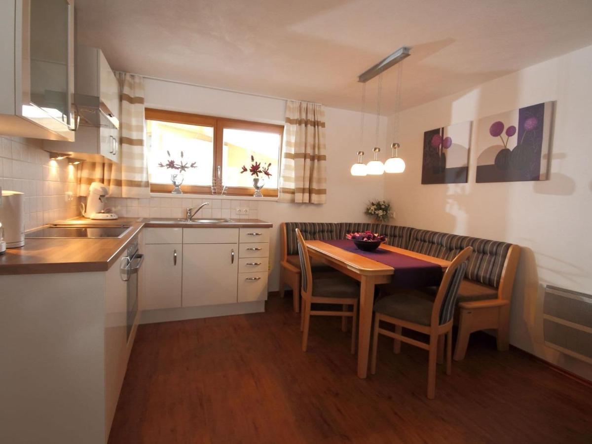 Boutique Apartment In Brixen With Mountain View Brixen im Thale Esterno foto