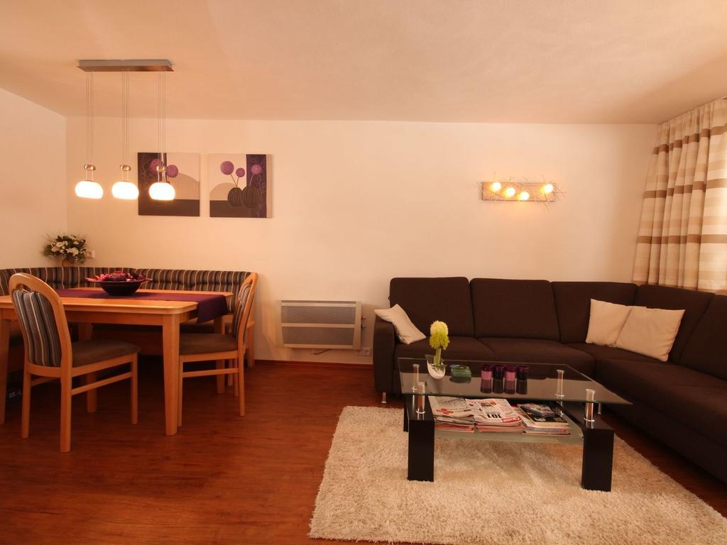 Boutique Apartment In Brixen With Mountain View Brixen im Thale Esterno foto
